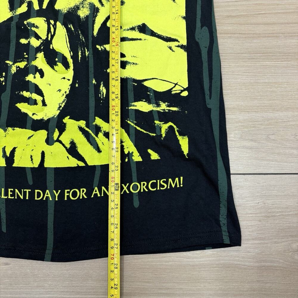 The Exorcist 1973 Hot Topic Men’s Medium Graphic T Shirt Horror Movie Classic - Picture 8 of 14